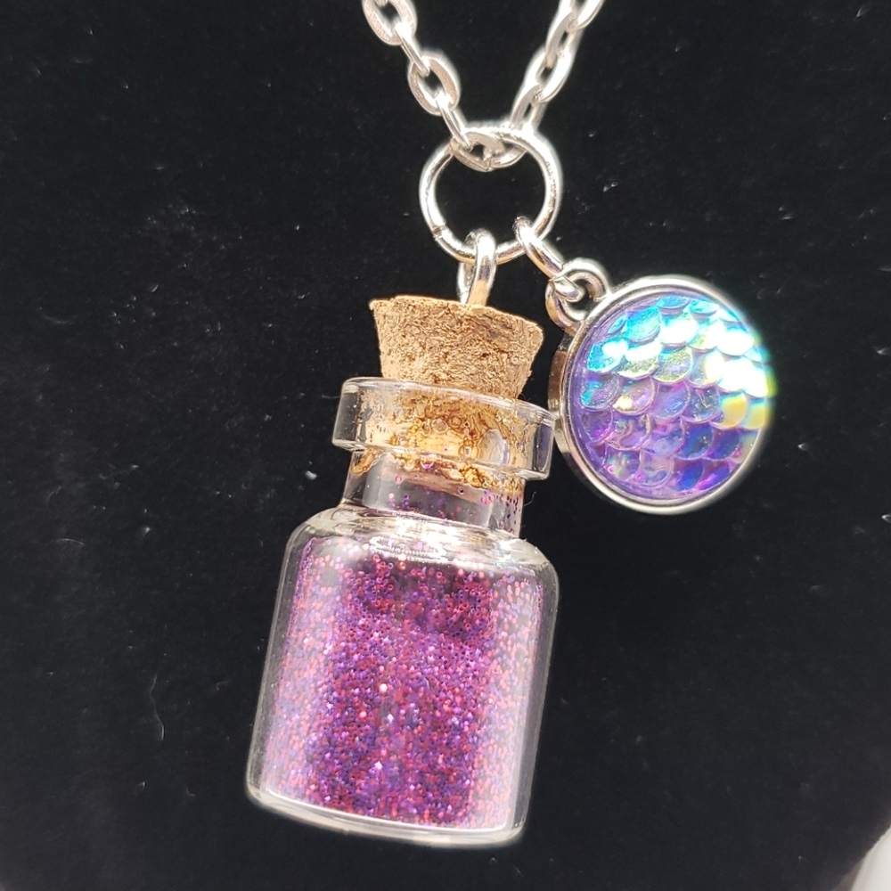 Dragon Scale Necklace Magenta
